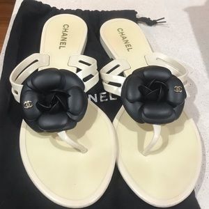 Chanel Camellia Jelly Sandals worn once size 9